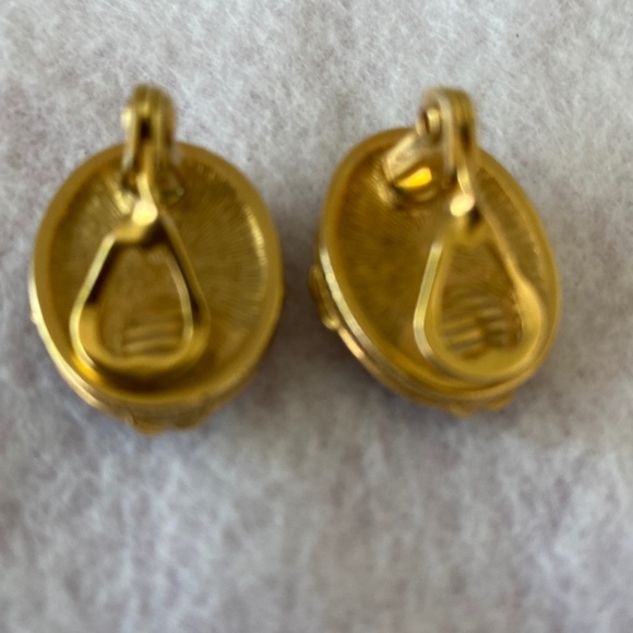 Ruby Red Glass Cabochon Vintage Earrings Oval Framed Gold Plated Vintage… - Picture 3 of 9